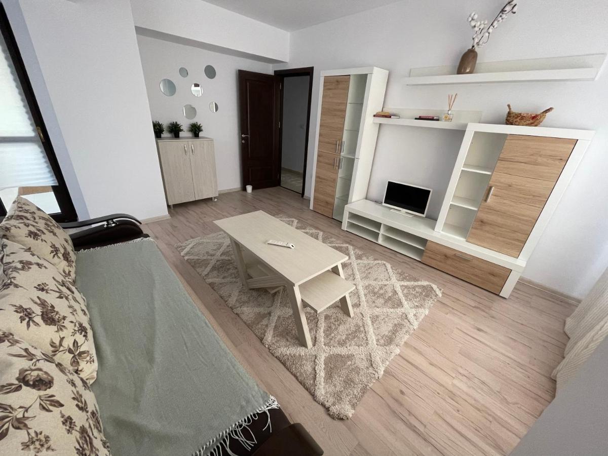The Mirror - Quiet & Friendly Place In Copou Apartment Iasi Exterior photo